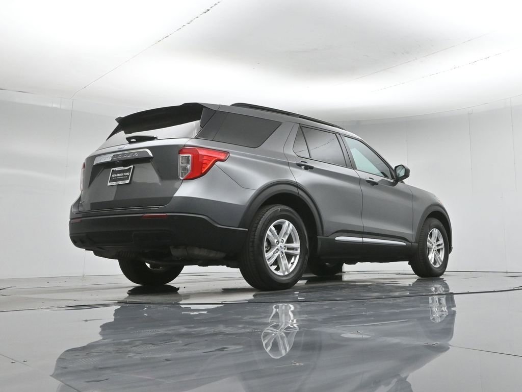 Used 2023 Ford Explorer XLT image 47