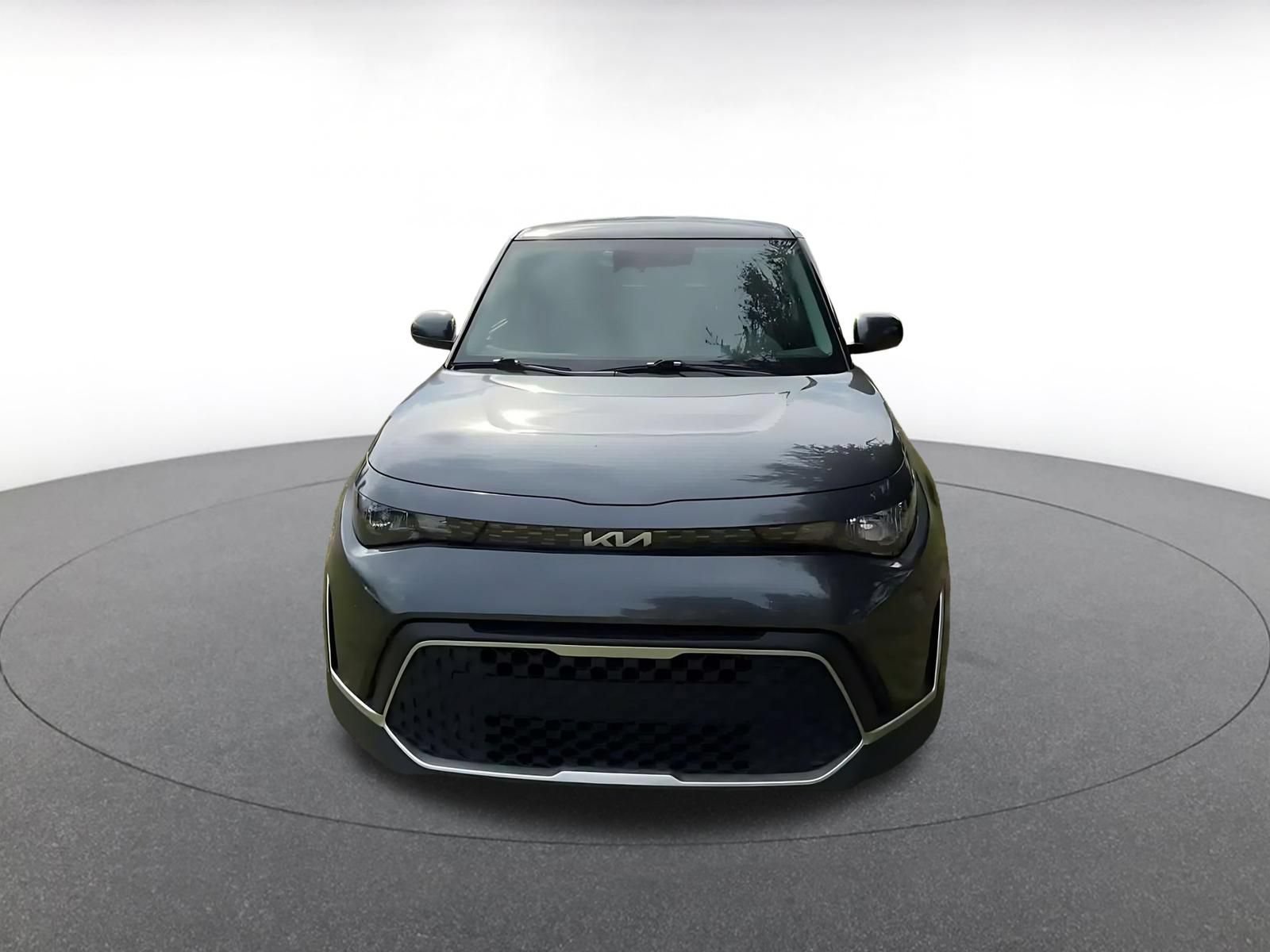Used 2025 Kia Soul LX w/ LX Technology Package FWD image 4