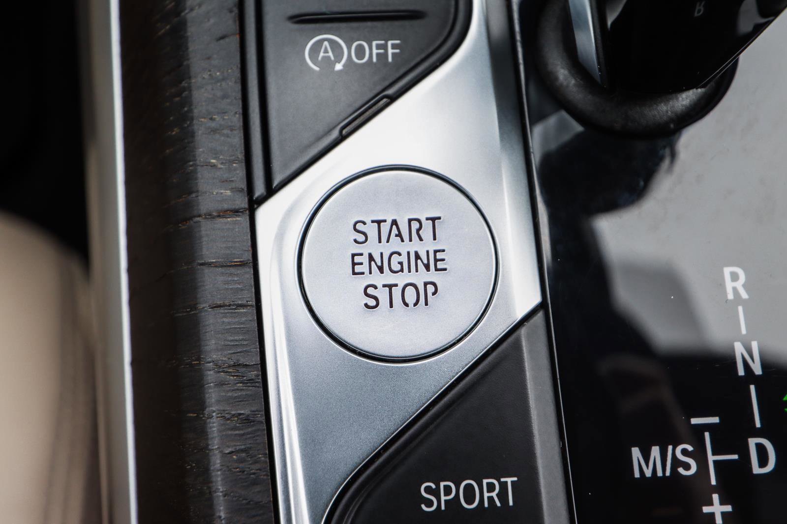 Used 2019 BMW 330i xDrive Sedan w/ Premium Package image 15