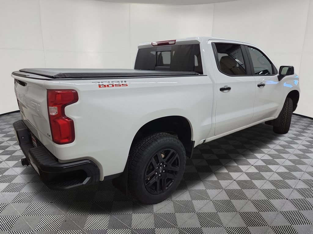 Used 2025 Chevrolet Silverado 1500 LT Trail Boss w/ Convenience Package II AWD/4WD image 4