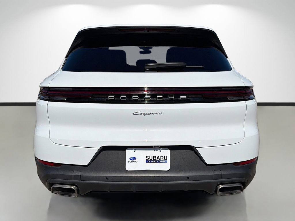 Used 2025 Porsche Cayenne AWD/4WD image 4
