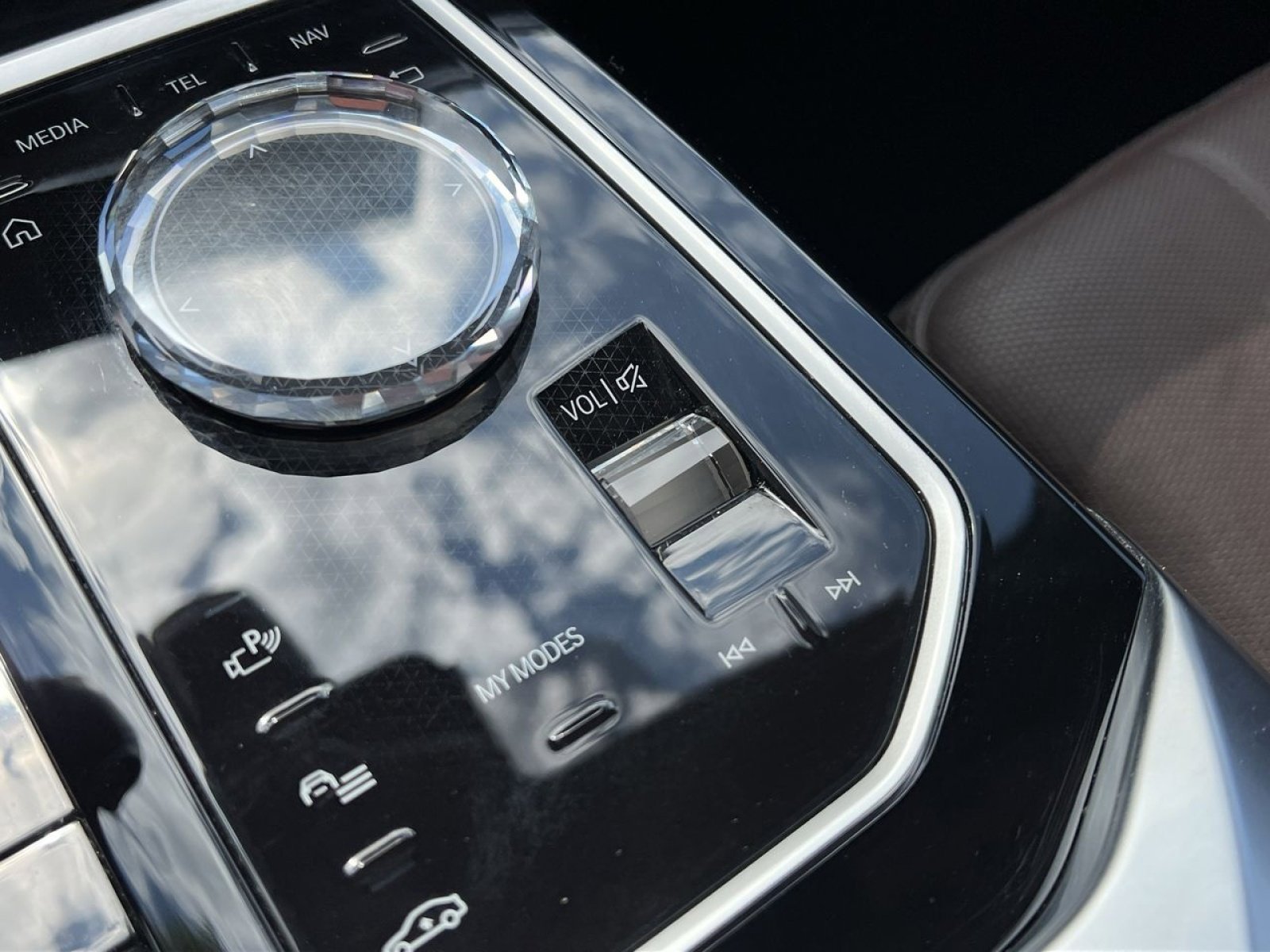 Used 2024 BMW i7 xDrive60 RWD image 19