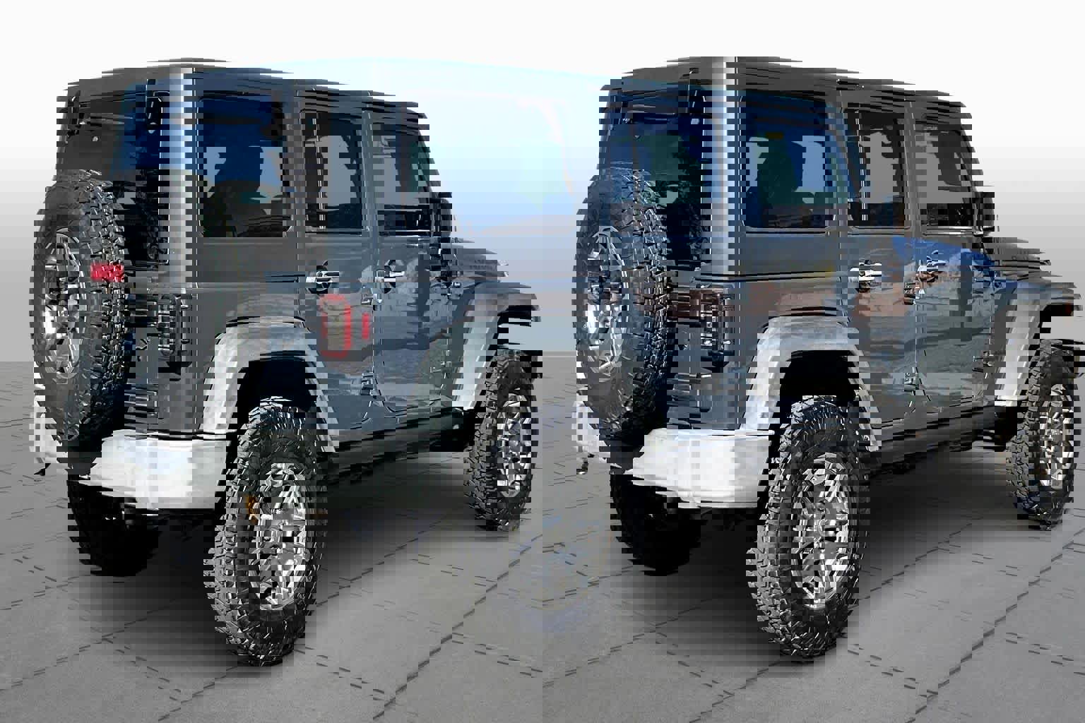 Used 2016 Jeep Wrangler Unlimited Rubicon w/ Connectivity Group image 11