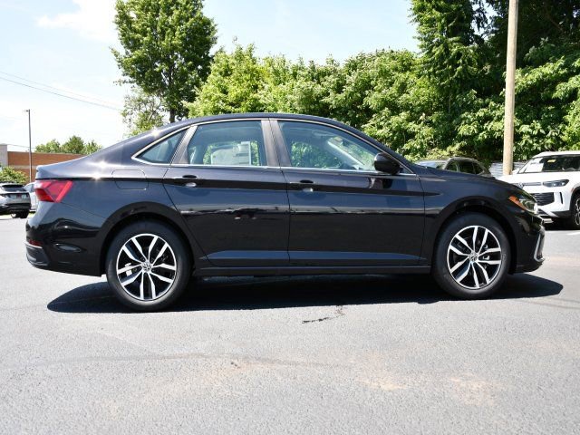 New 2026 Volkswagen Jetta SE FWD image 8