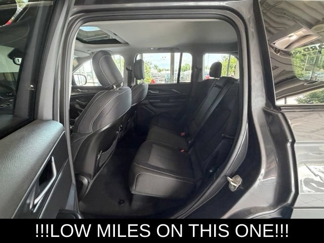 Used 2023 Jeep Grand Cherokee Laredo w/ Trailer Tow Prep Group (B) AWD/4WD image 23