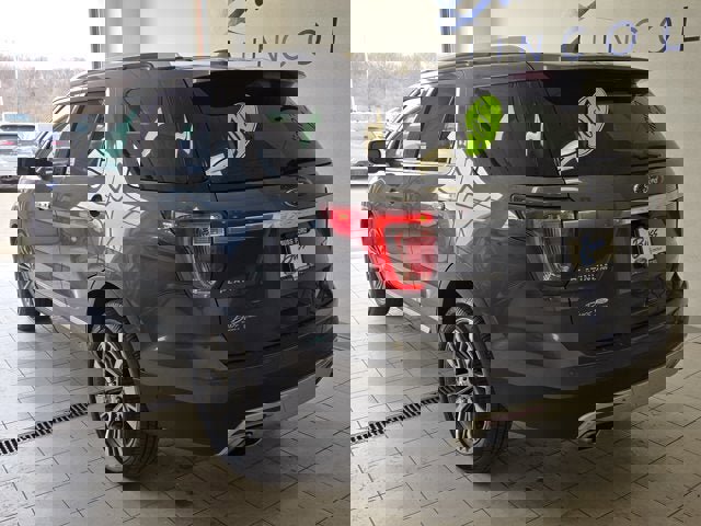 Used 2017 Ford Explorer Platinum image 14