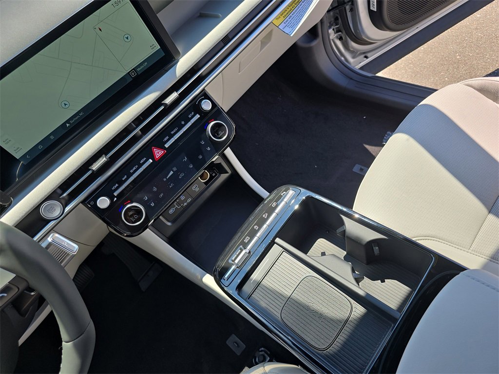 New 2025 Hyundai Tucson Limited image 33