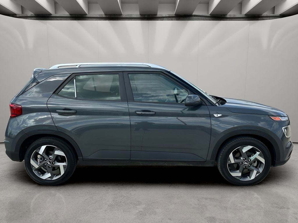Used 2024 Hyundai Venue SEL image 6