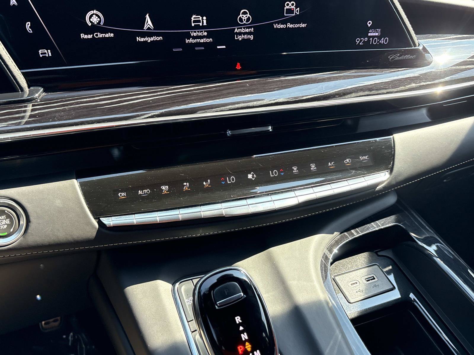 Used 2023 Cadillac Escalade ESV V AWD/4WD image 25