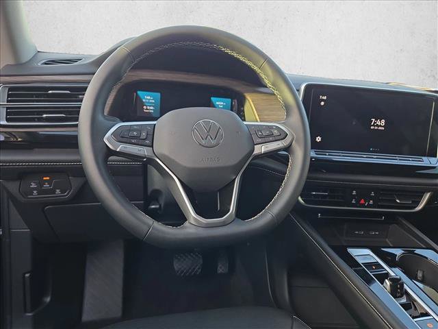Used 2024 Volkswagen Atlas SEL AWD/4WD image 16
