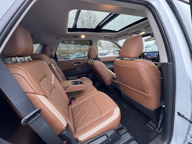 New 2026 Nissan Pathfinder Platinum w/ Cargo Package image 20