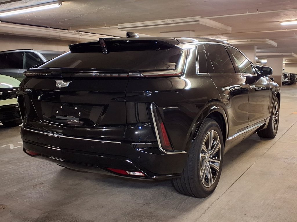 New 2027 Cadillac Lyriq Premium Luxury RWD image 8