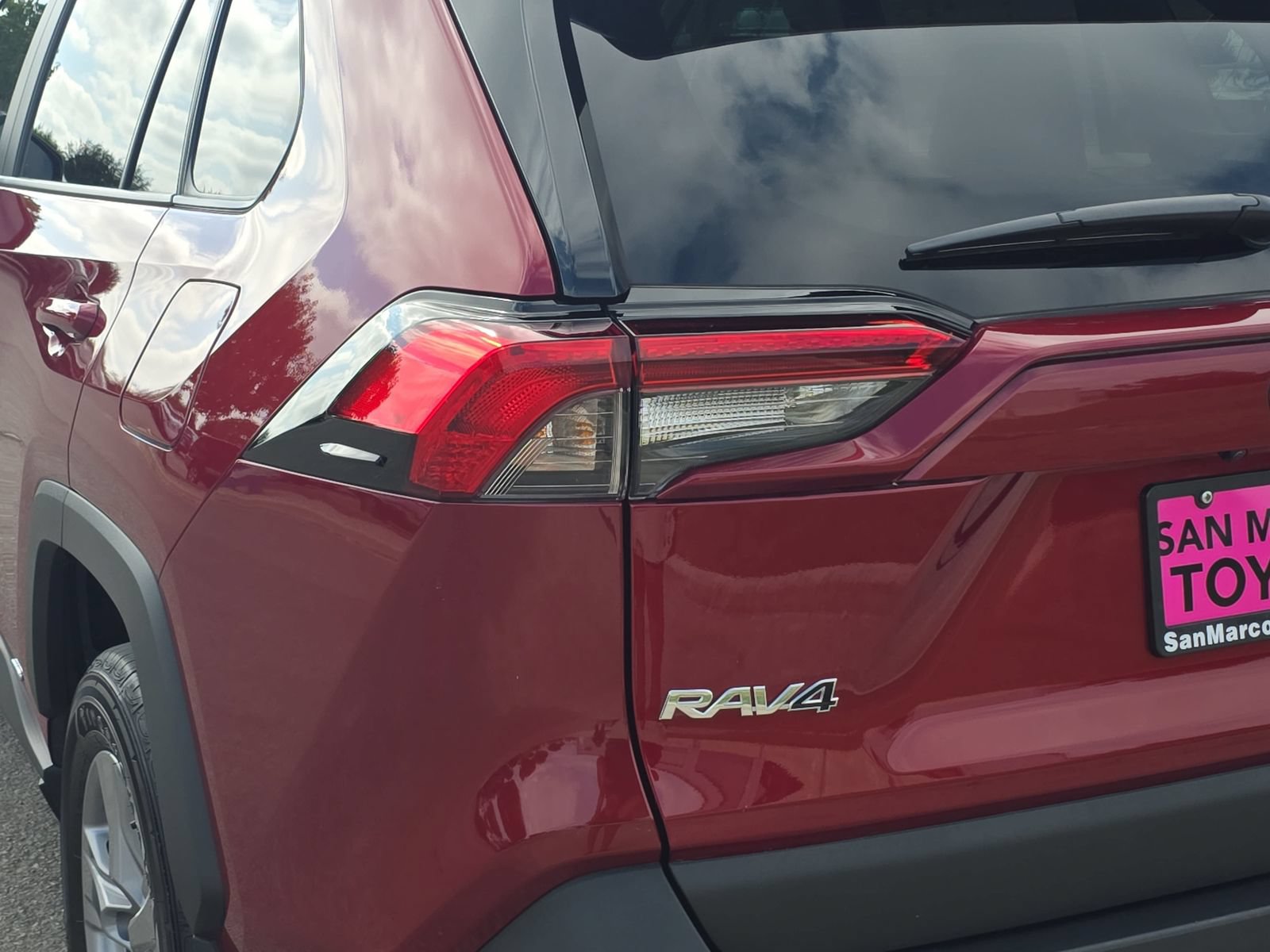 Used 2025 Toyota RAV4 LE AWD/4WD image 29