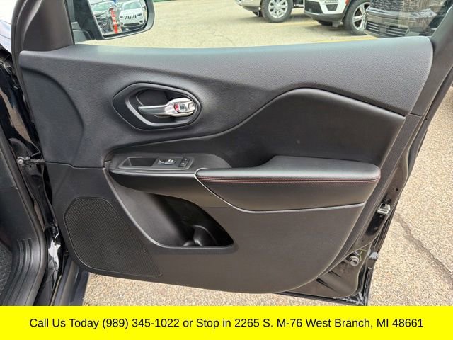 Used 2019 Jeep Cherokee Trailhawk image 41