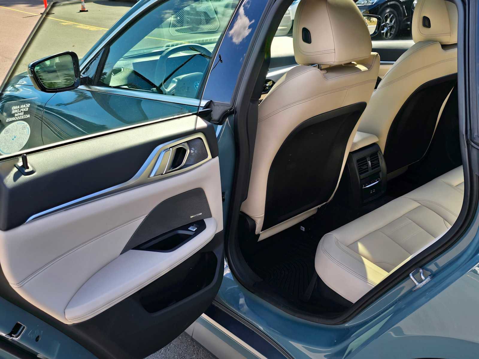 Used 2025 BMW i4 xDrive40i image 15