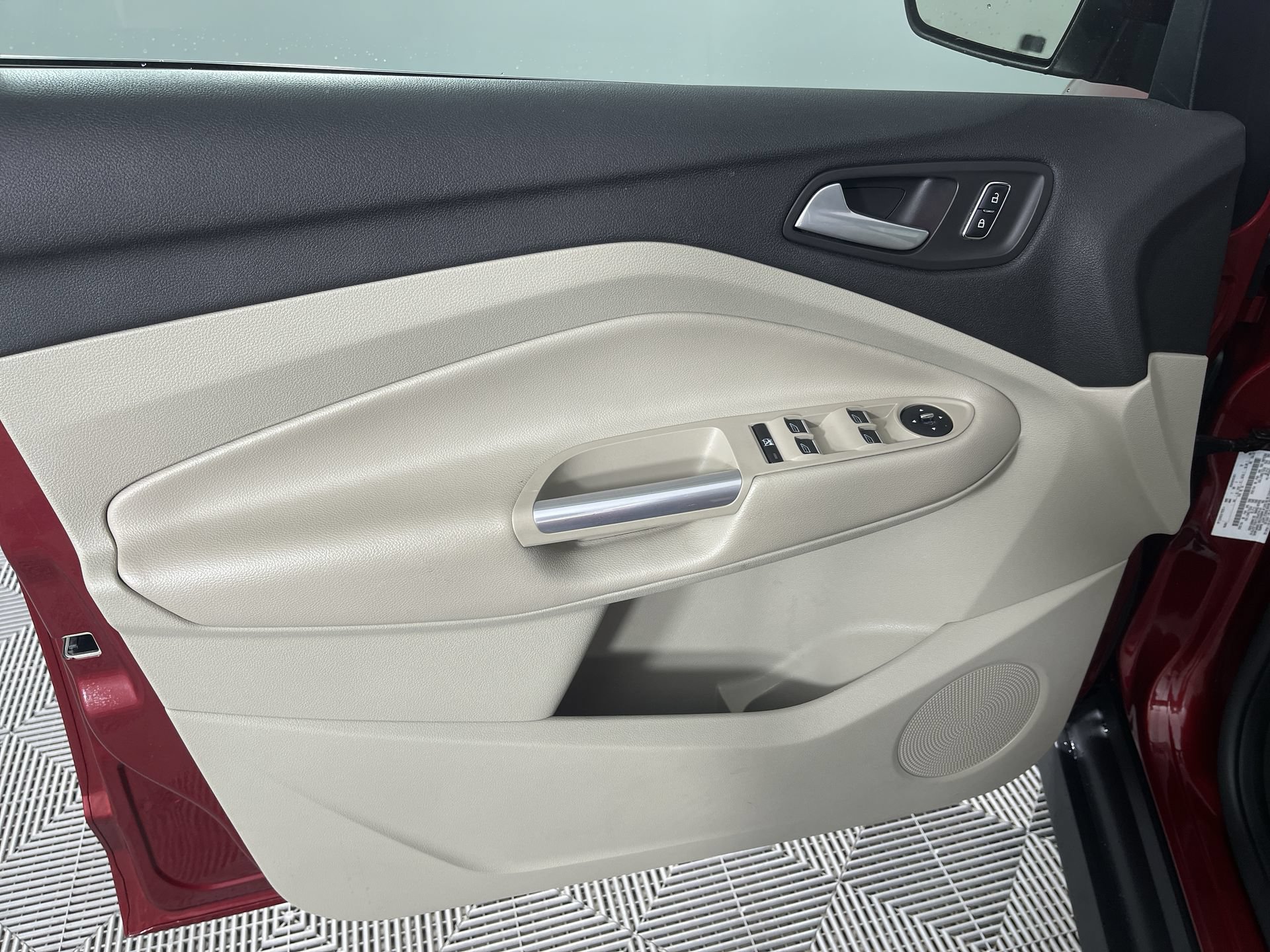 Used 2013 Ford C-MAX Energi SEL FWD image 14