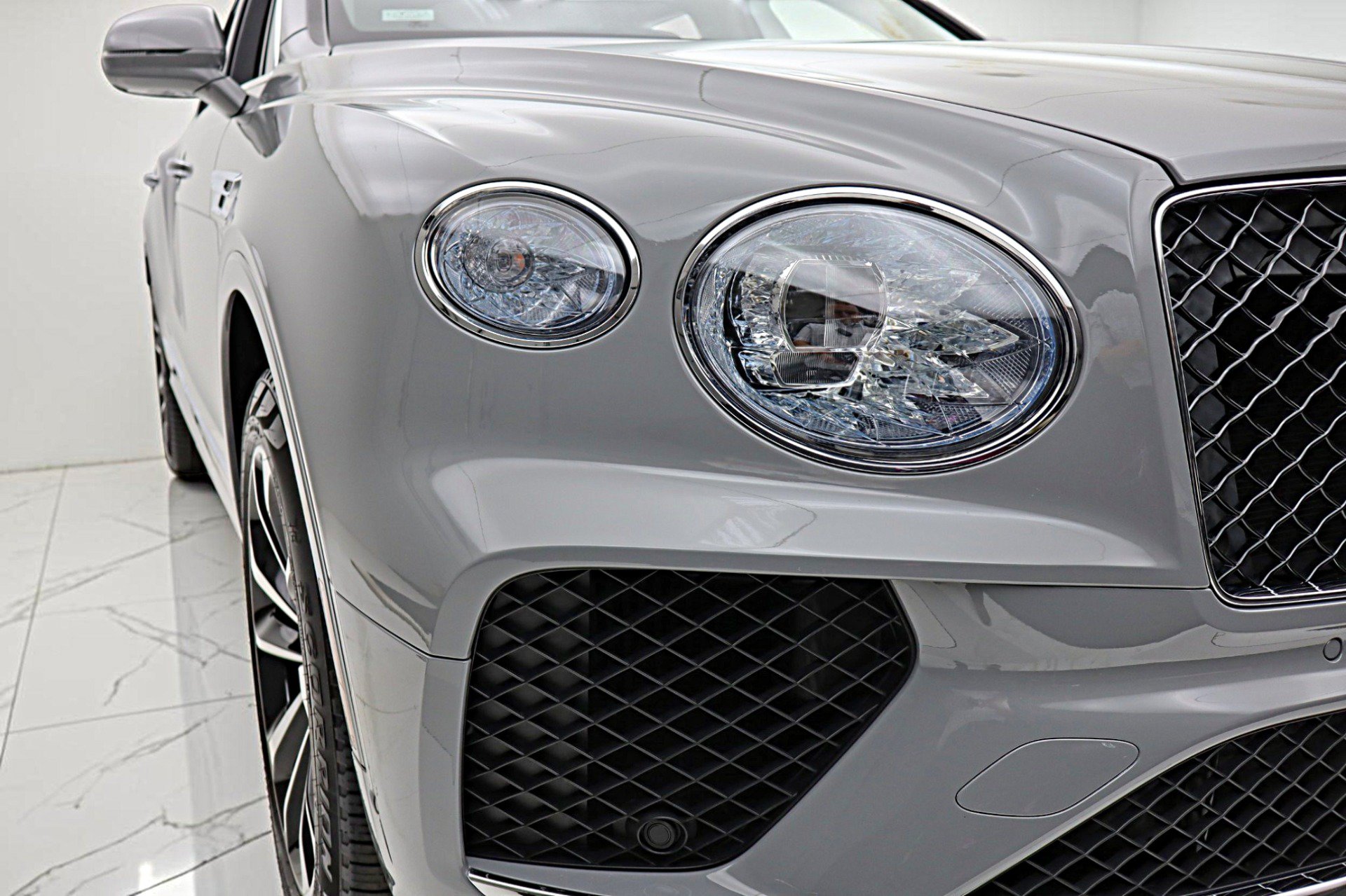Used 2024 Bentley Bentayga Extended Wheelbase AWD/4WD image 23
