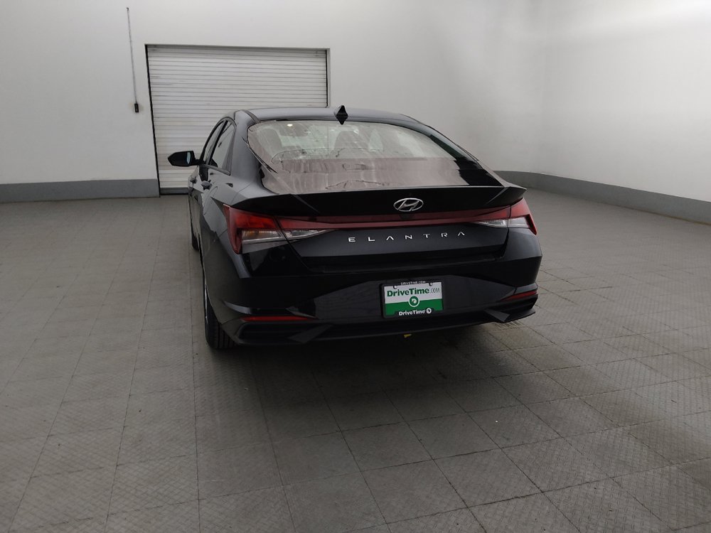 Used 2021 Hyundai Elantra SE FWD image 6