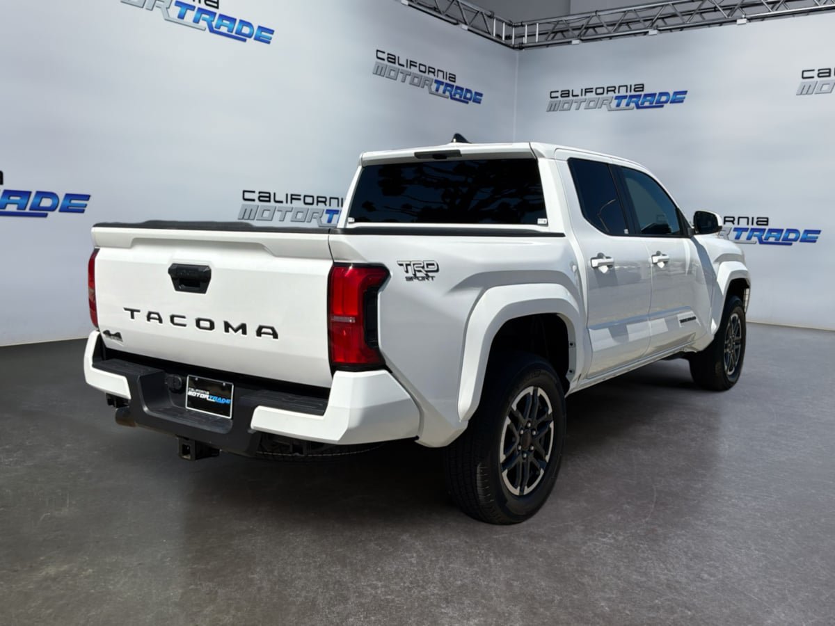 Used 2025 Toyota Tacoma TRD Sport AWD/4WD image 5
