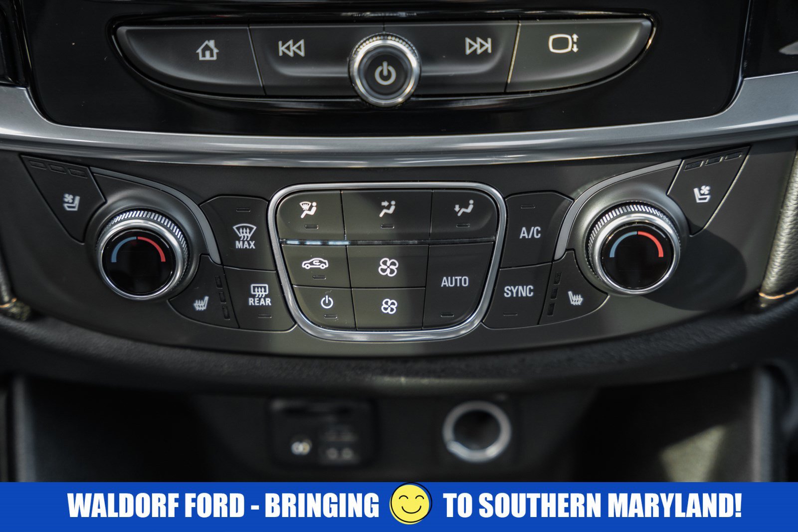 Used 2020 Chevrolet Traverse Premier w/ Redline Edition image 23