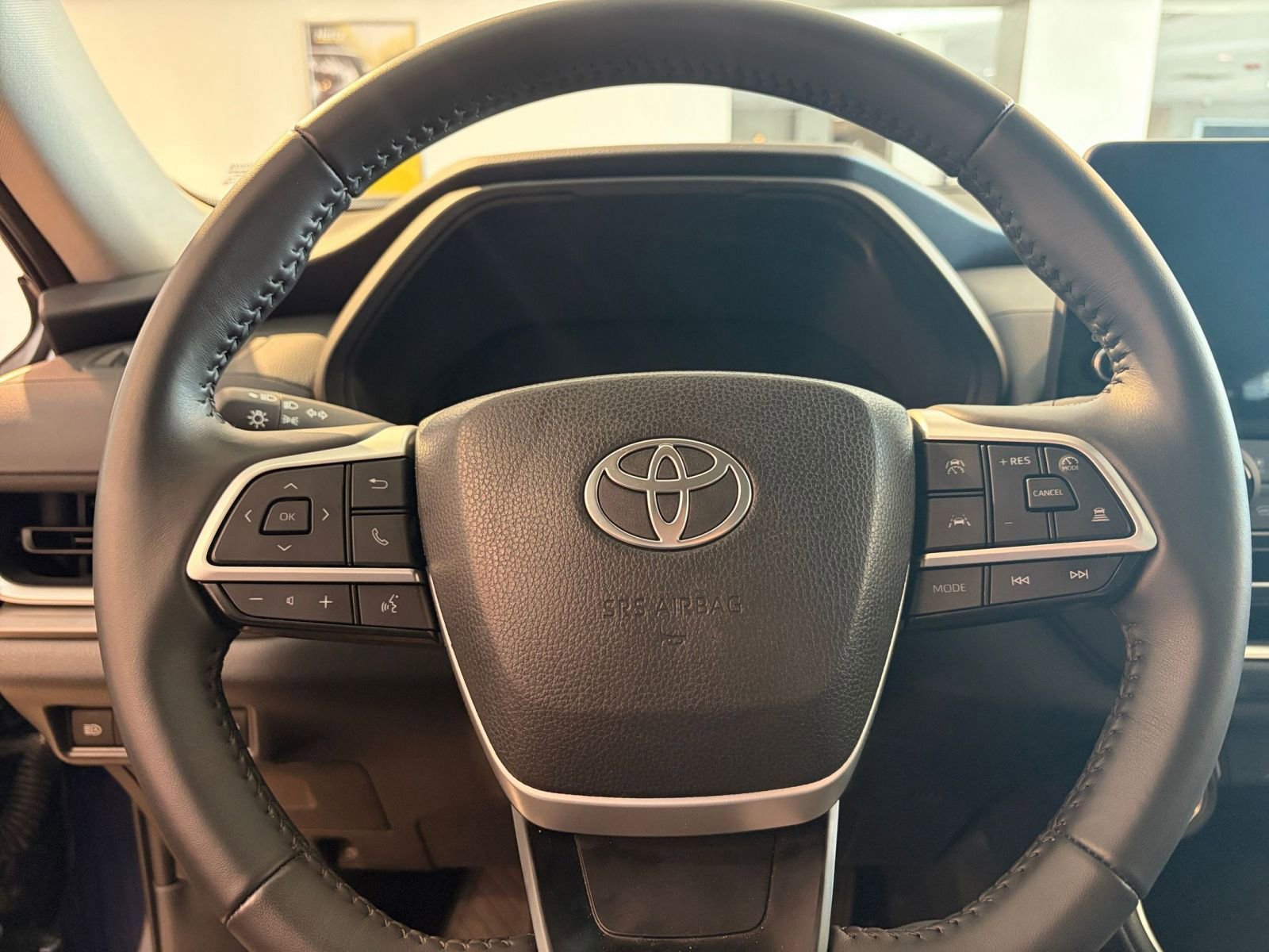 Used 2025 Toyota Grand Highlander FWD image 31