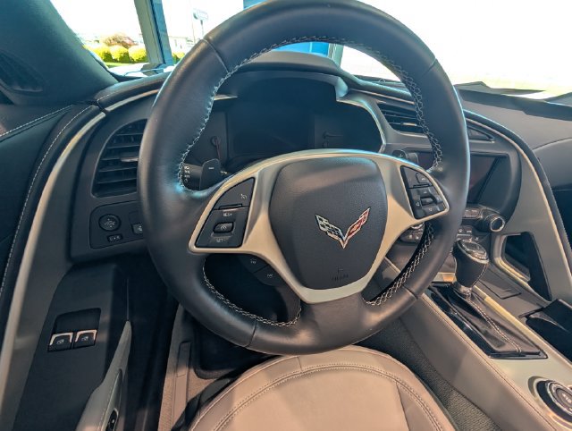 Used 2015 Chevrolet Corvette Stingray Coupe RWD image 9