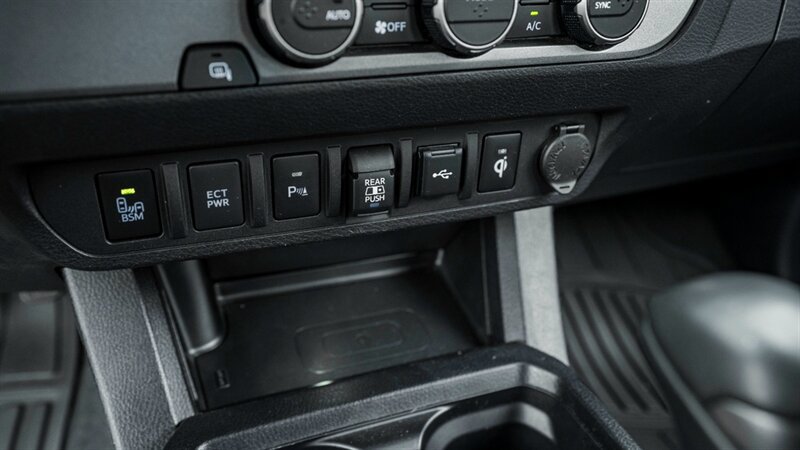 Used 2022 Toyota Tacoma TRD Off-Road w/ Technology Package RWD image 35