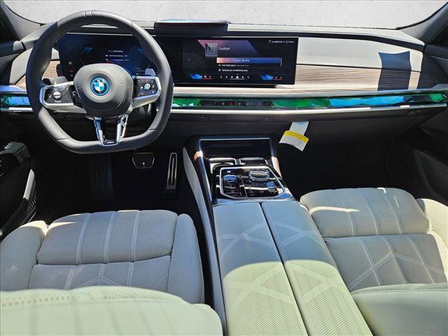 Used 2026 BMW 750e xDrive AWD/4WD image 17