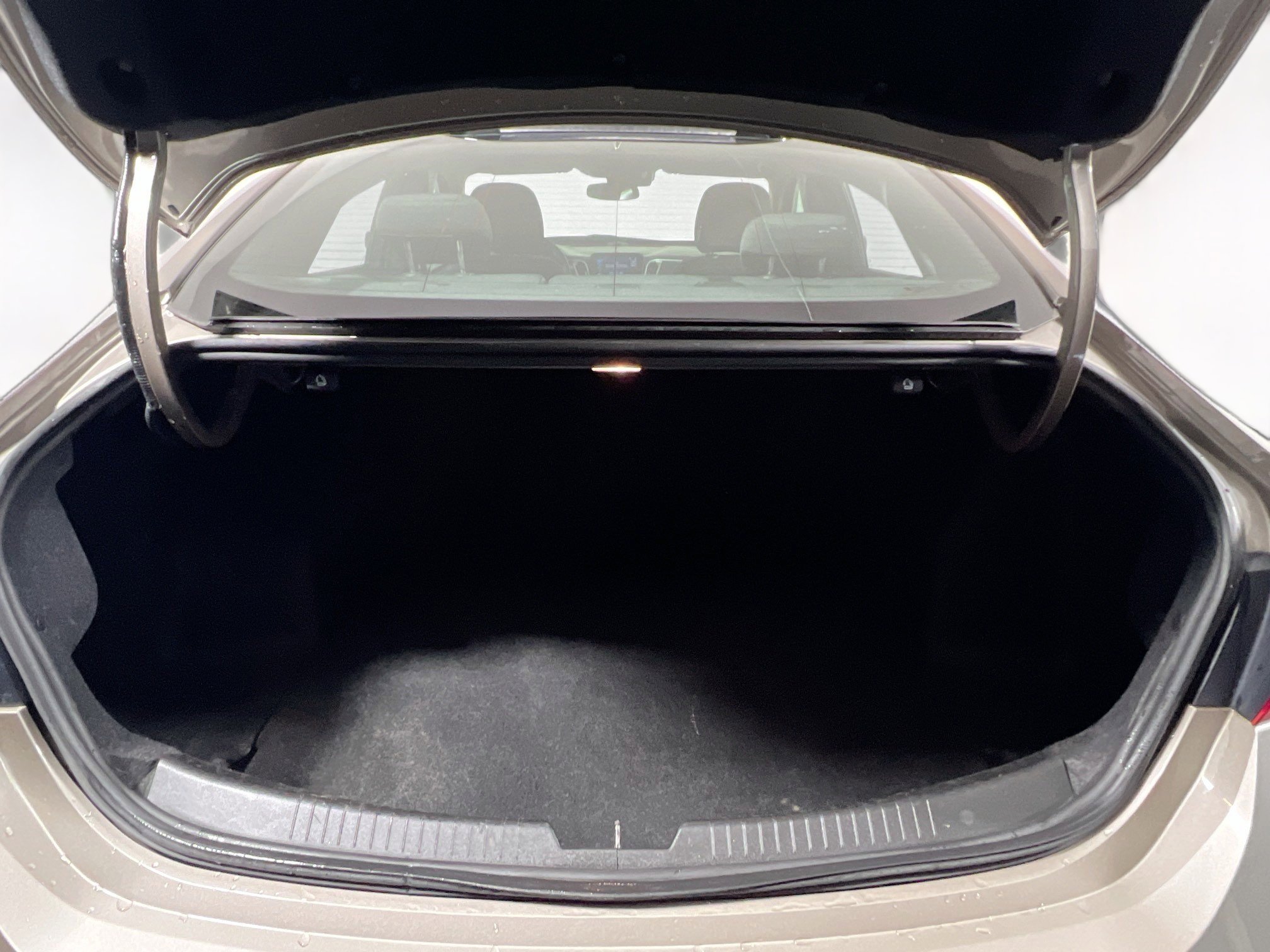 Used 2024 Chevrolet Malibu LT image 34