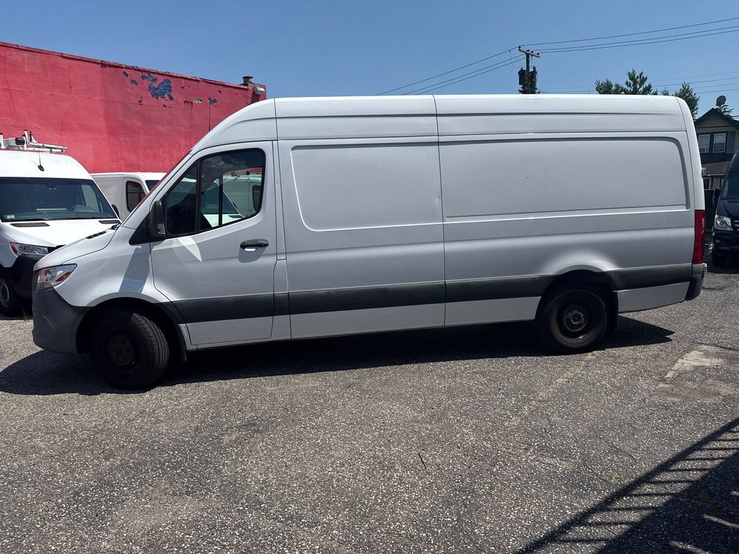 Used 2021 Mercedes-Benz Sprinter 2500 image 3