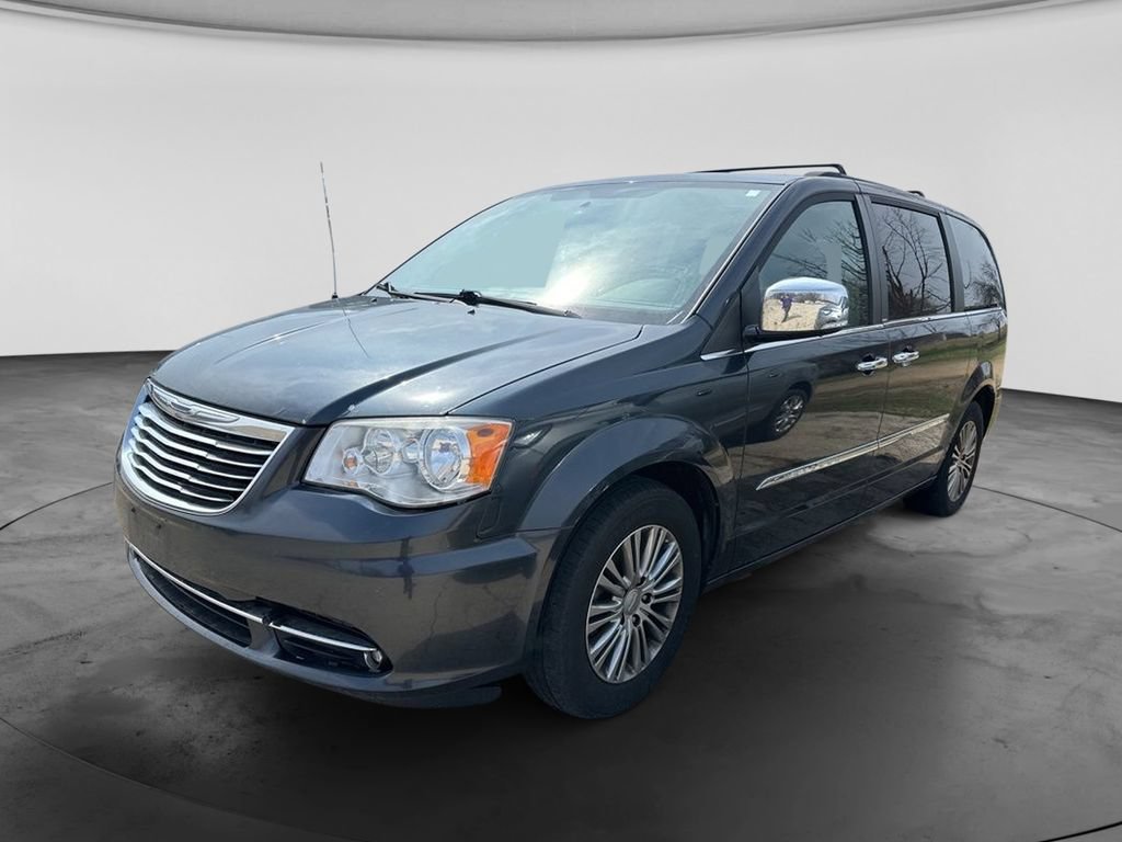 Used 2014 Chrysler Town & Country Touring-L w/ Driver Convenience Group FWD image 14