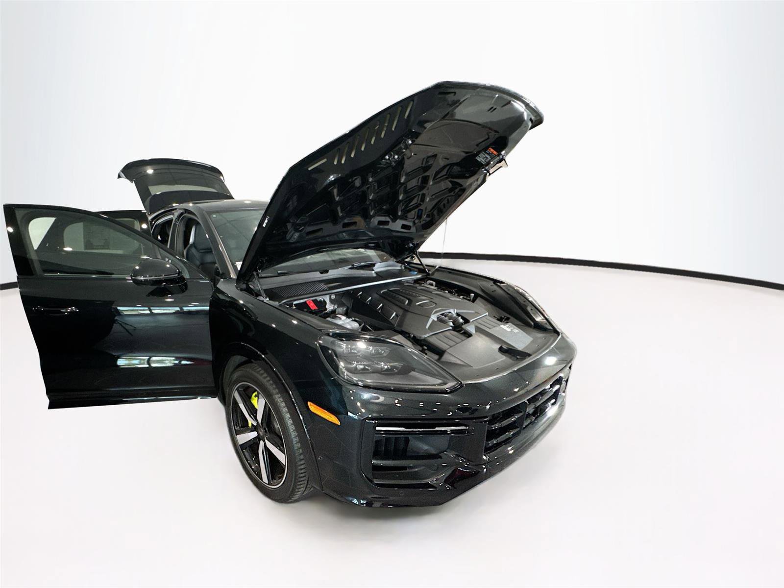 Used 2025 Porsche Cayenne Turbo image 41