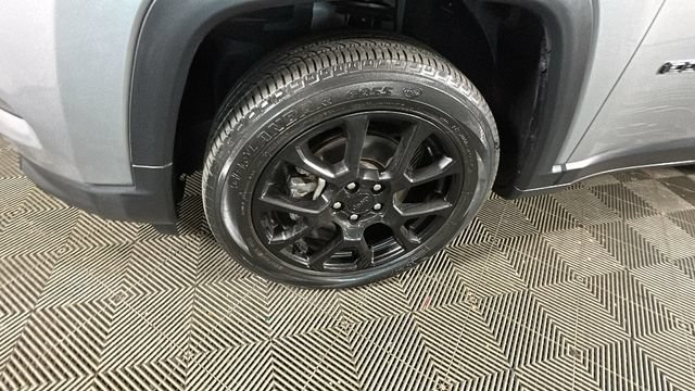 Used 2022 Jeep Compass Latitude w/ Sun and Sound Group AWD/4WD image 9