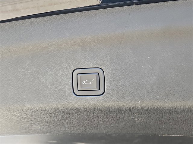 Used 2023 Chevrolet Tahoe Z71 w/ Luxury Package image 7