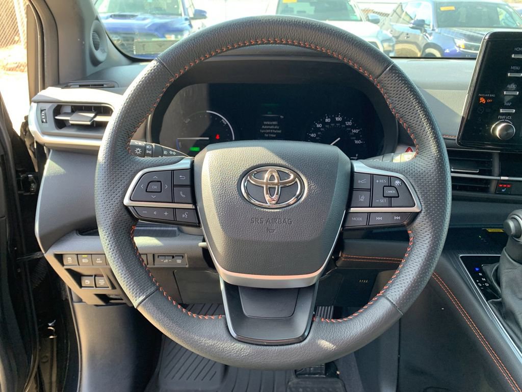 Used 2024 Toyota Sienna XSE w/ XSE Plus Package image 30