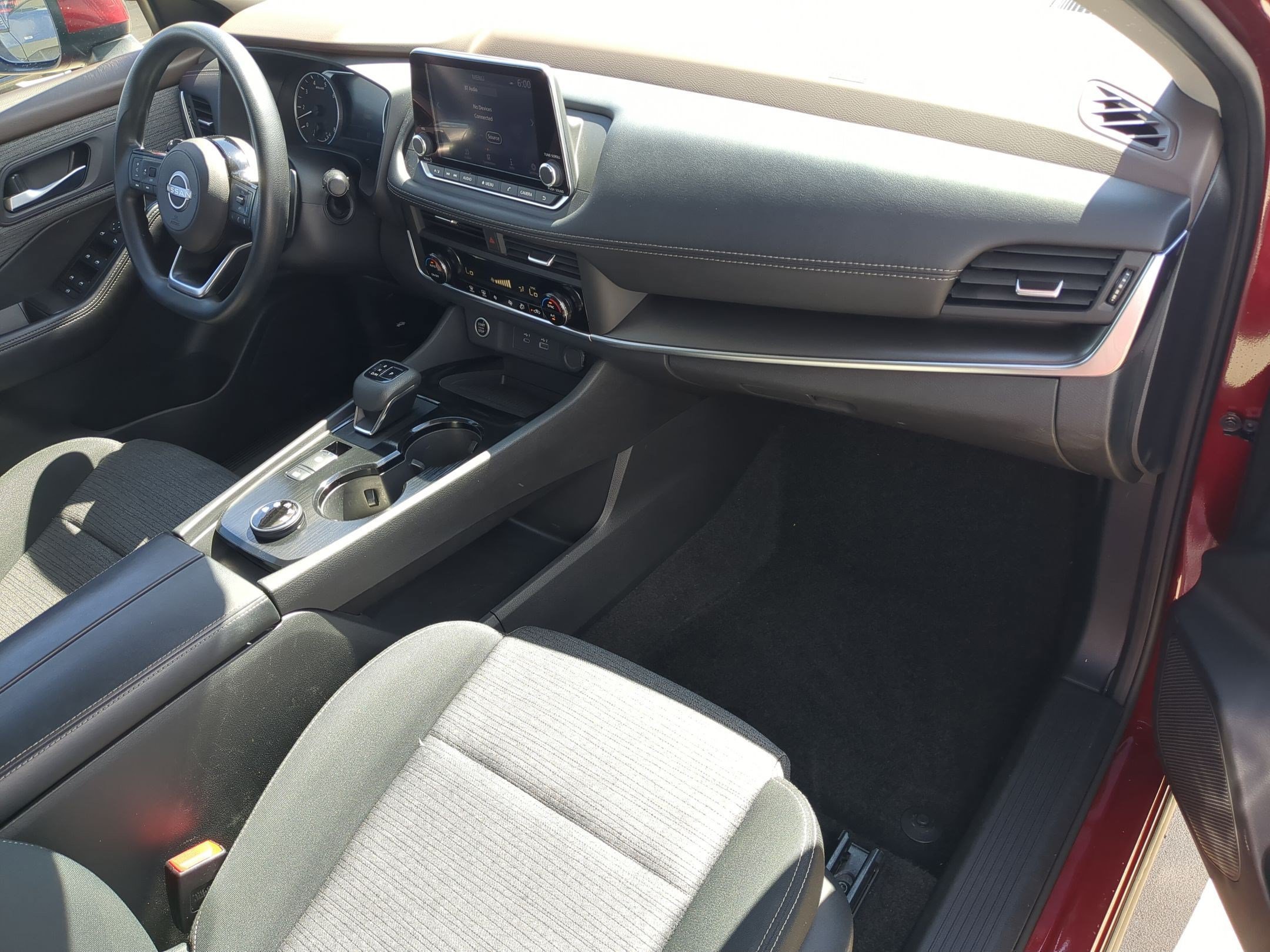 Used 2023 Nissan Rogue SV AWD/4WD image 31