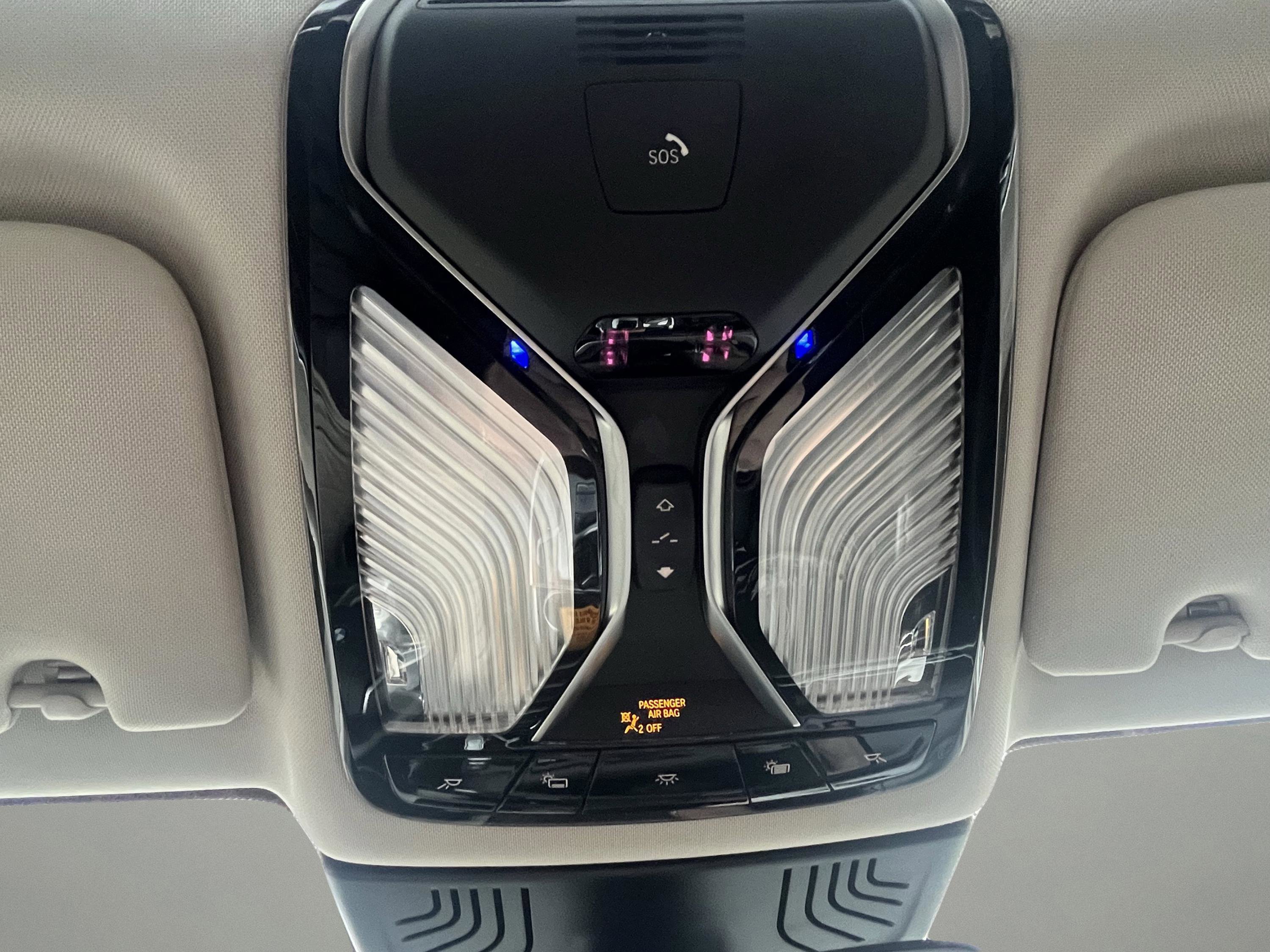 Used 2022 BMW 750i xDrive w/ Executive Package image 27