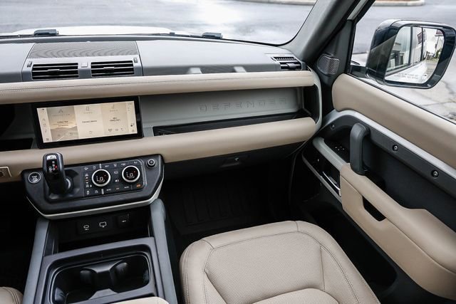 Used 2023 Land Rover Defender 110 S image 15