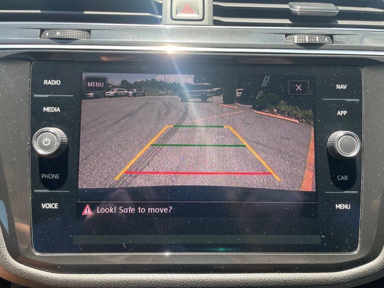 Used 2018 Volkswagen Tiguan SEL w/ R-Line Package FWD image 29