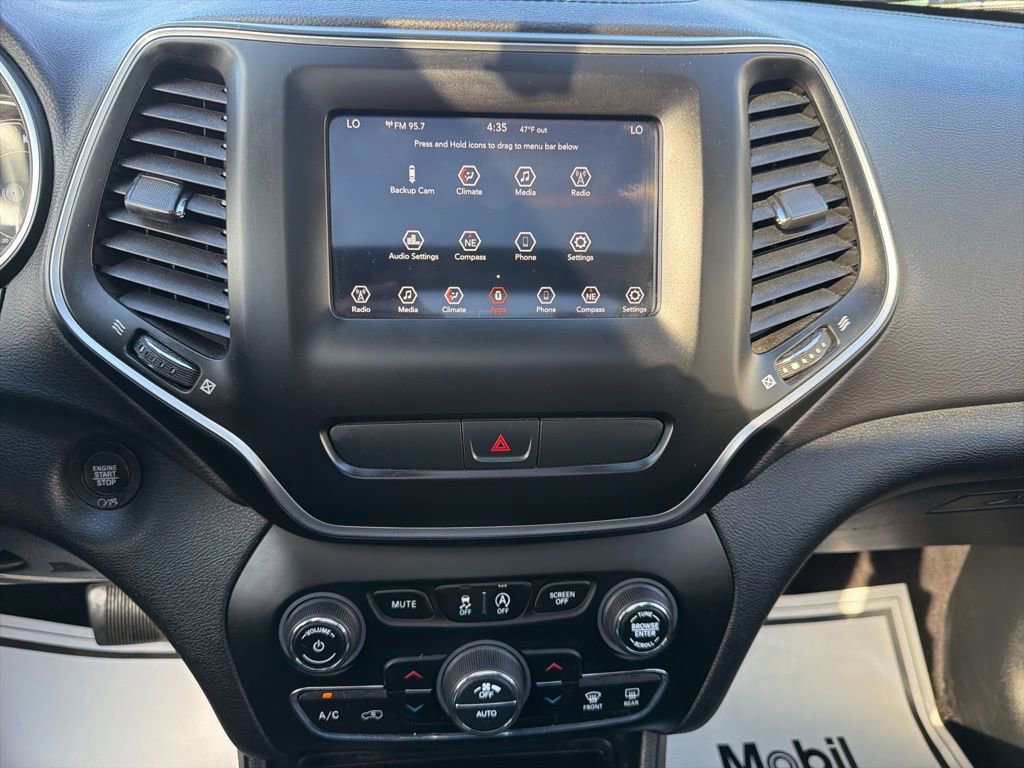 Used 2019 Jeep Cherokee Latitude Plus w/ Comfort/Convenience Group image 30