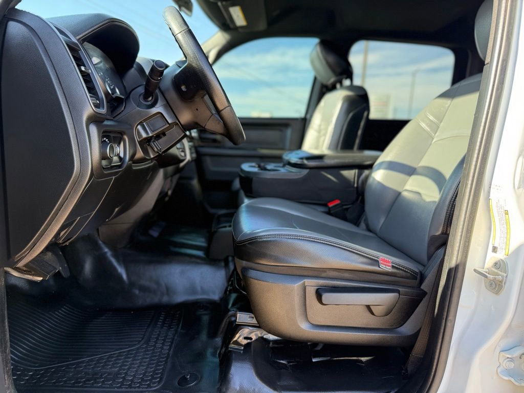 Used 2024 RAM 5500 Tradesman w/ Chrome Appearance Group image 10