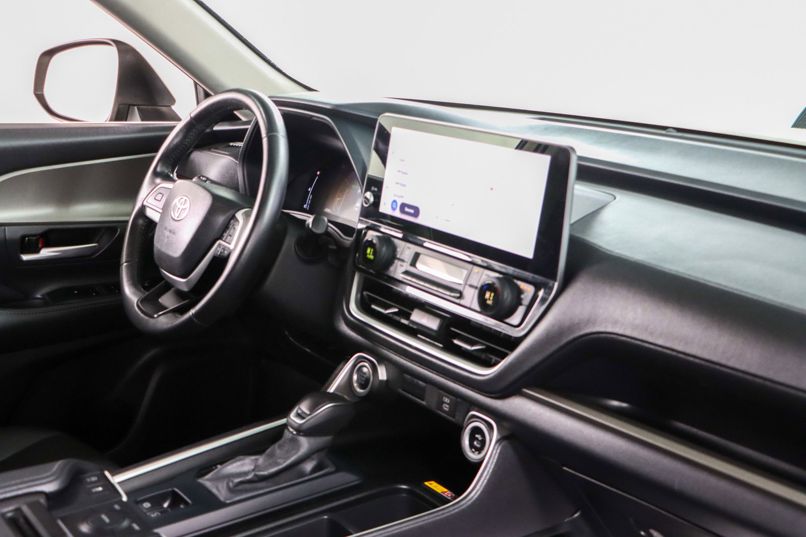 Used 2024 Toyota Grand Highlander XLE image 26