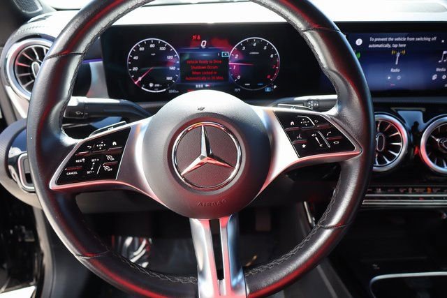 Used 2025 Mercedes-Benz CLA 250 image 31
