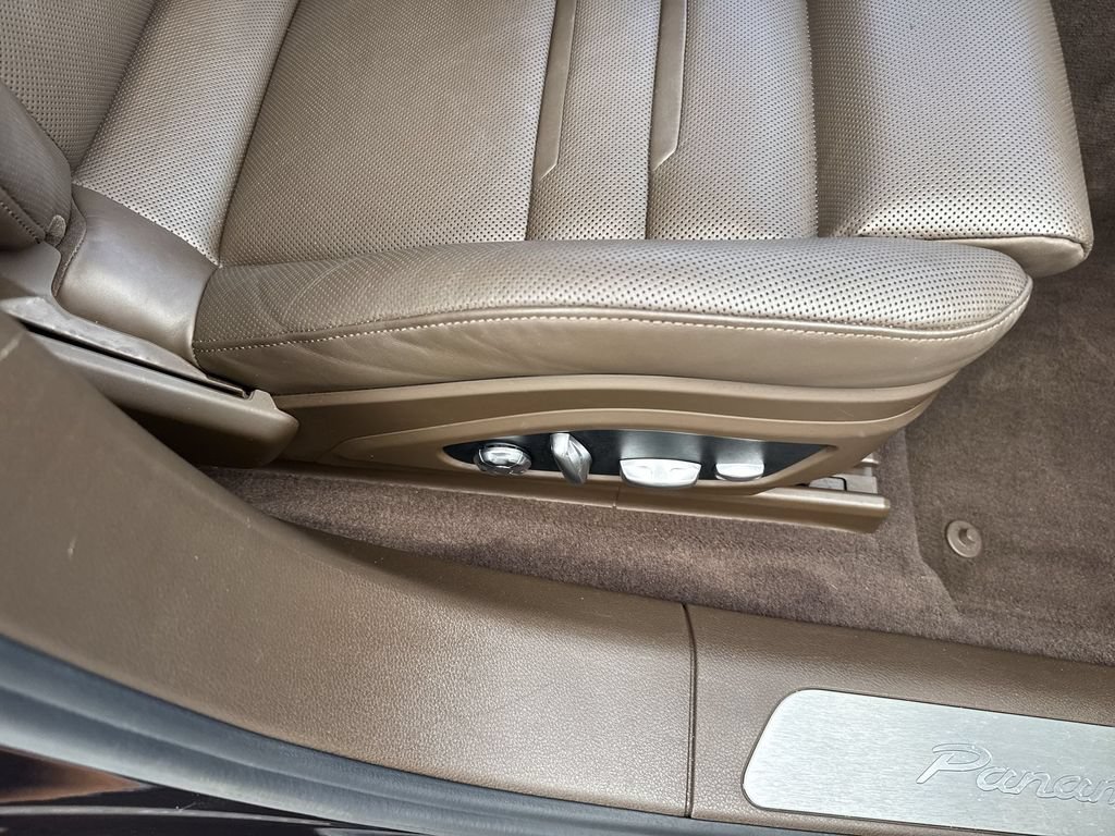 Used 2018 Porsche Panamera 4 Executive AWD/4WD image 44