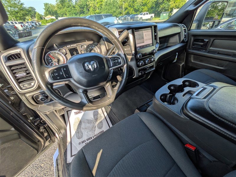 Used 2024 RAM 2500 Tradesman w/ Chrome Appearance Group image 16