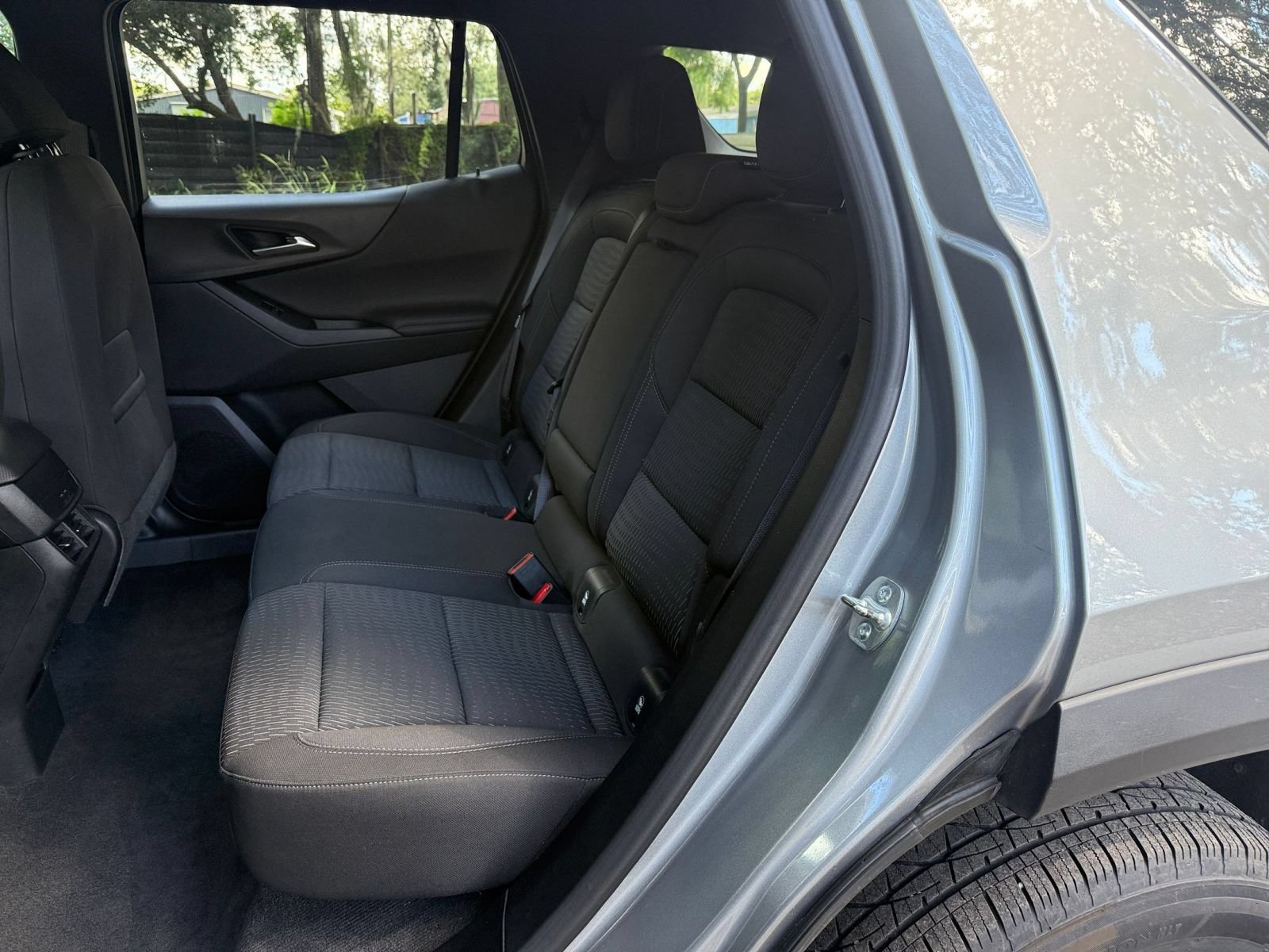 Used 2025 Chevrolet Equinox LT FWD image 36