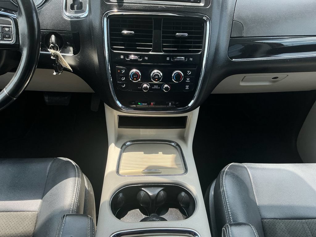 Used 2019 Dodge Grand Caravan SXT FWD image 20