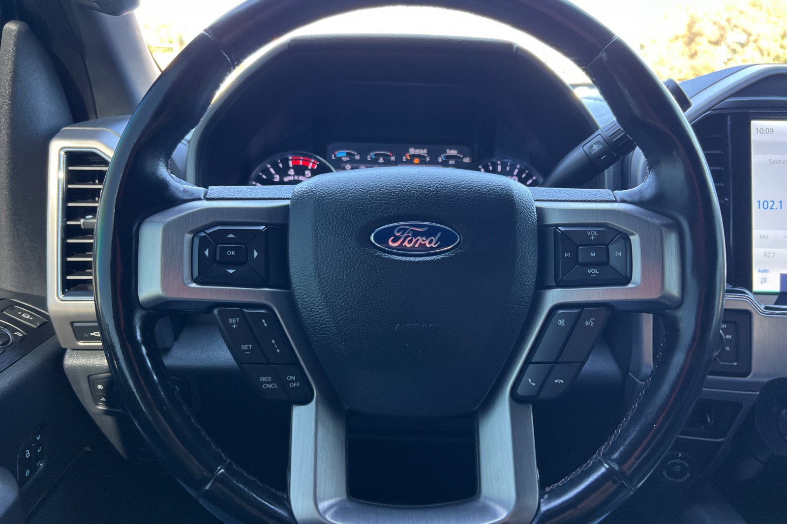 Used 2022 Ford F450 Platinum w/ FX4 Off-Road Package AWD/4WD image 23