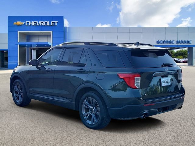 Used 2023 Ford Explorer XLT w/ Equipment Group 202A image 3