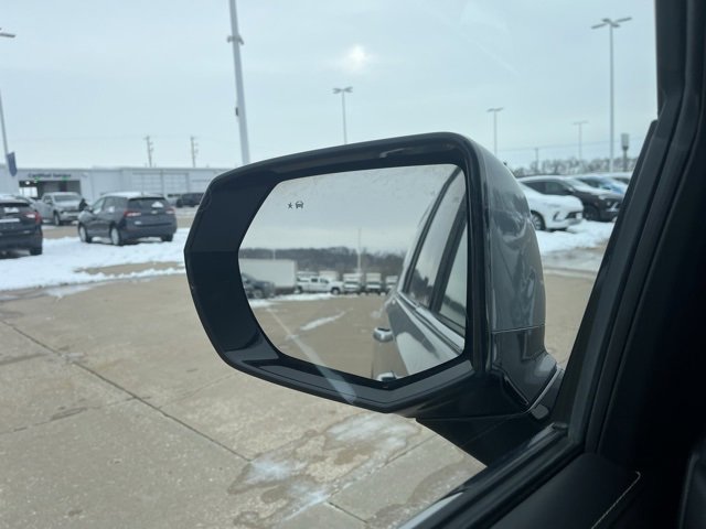 Used 2023 GMC Yukon XL SLT image 57